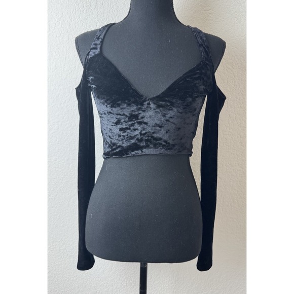 Nasty Gal Tops - Nasty Gal Black Velvet Crop Top Sz Cold Shoulder Long Sleeve Dark Romantic‎ Goth